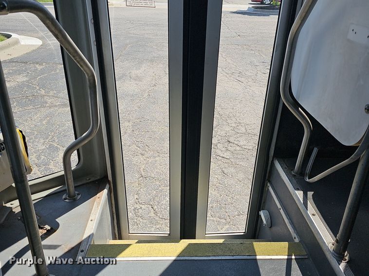 image for item DM1651 2014 Eldorado National Aerotech Ford 220 shuttle bus