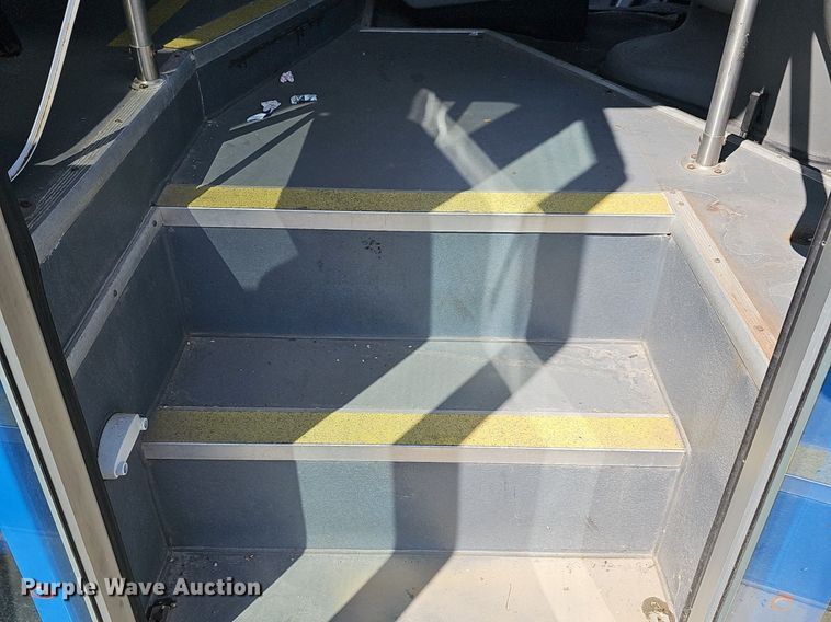 image for item DM1651 2014 Eldorado National Aerotech Ford 220 shuttle bus