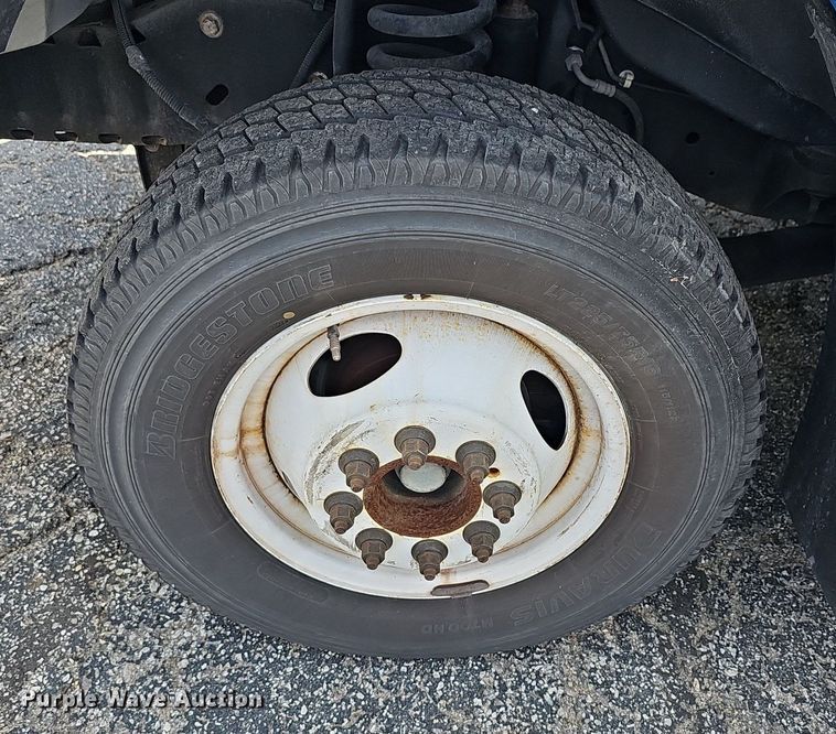 image for item DM1651 2014 Eldorado National Aerotech Ford 220 shuttle bus