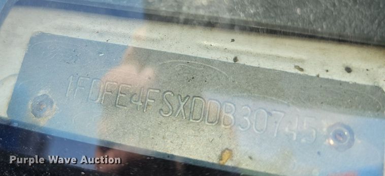 image for item DM1651 2014 Eldorado National Aerotech Ford 220 shuttle bus