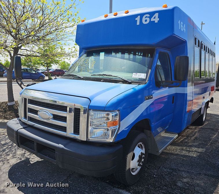 image for item DM1652 2014 Ford  E450 super duty  shuttle bus