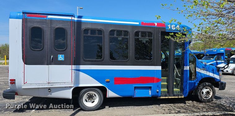 image for item DM1652 2014 Ford  E450 super duty  shuttle bus