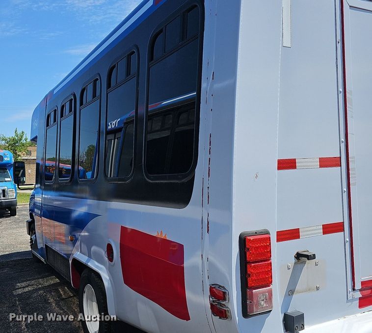 image for item DM1652 2014 Ford  E450 super duty  shuttle bus