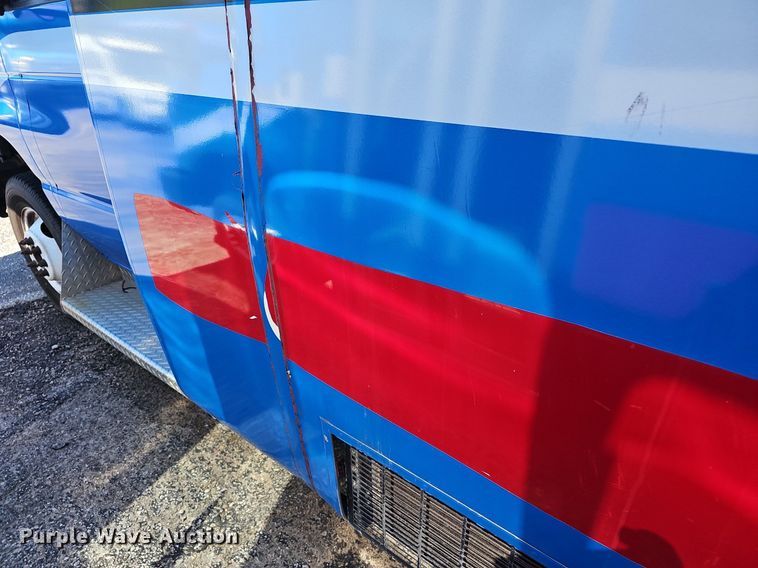 image for item DM1652 2014 Ford  E450 super duty  shuttle bus