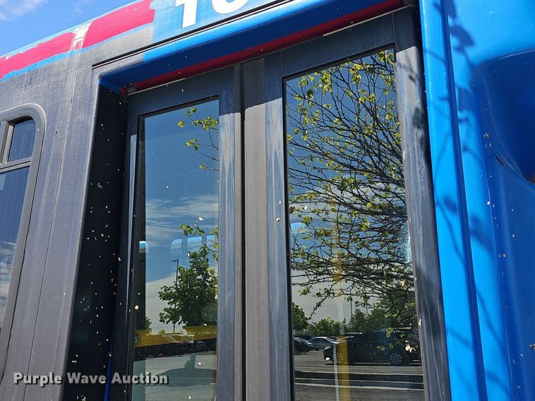 image for item DM1652 2014 Ford  E450 super duty  shuttle bus