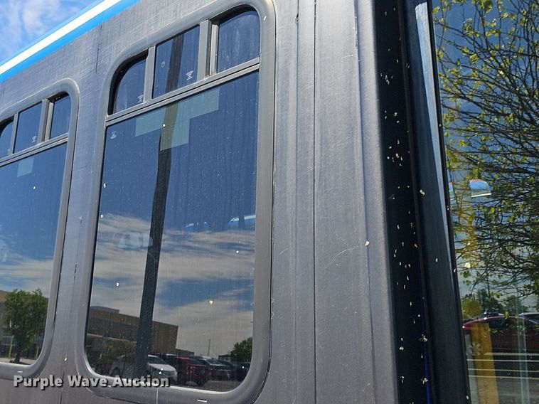 image for item DM1652 2014 Ford  E450 super duty  shuttle bus