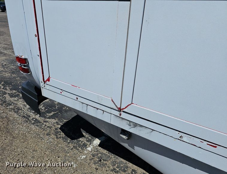 image for item DM1652 2014 Ford  E450 super duty  shuttle bus