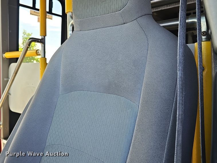 image for item DM1652 2014 Ford  E450 super duty  shuttle bus