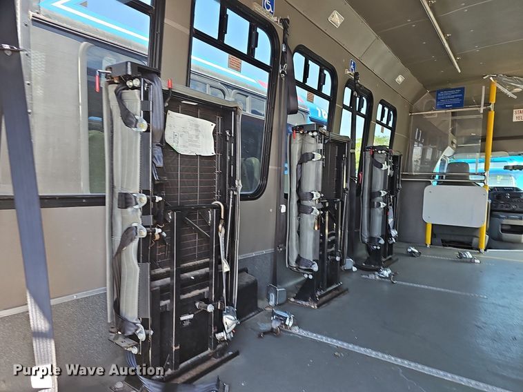 image for item DM1652 2014 Ford  E450 super duty  shuttle bus