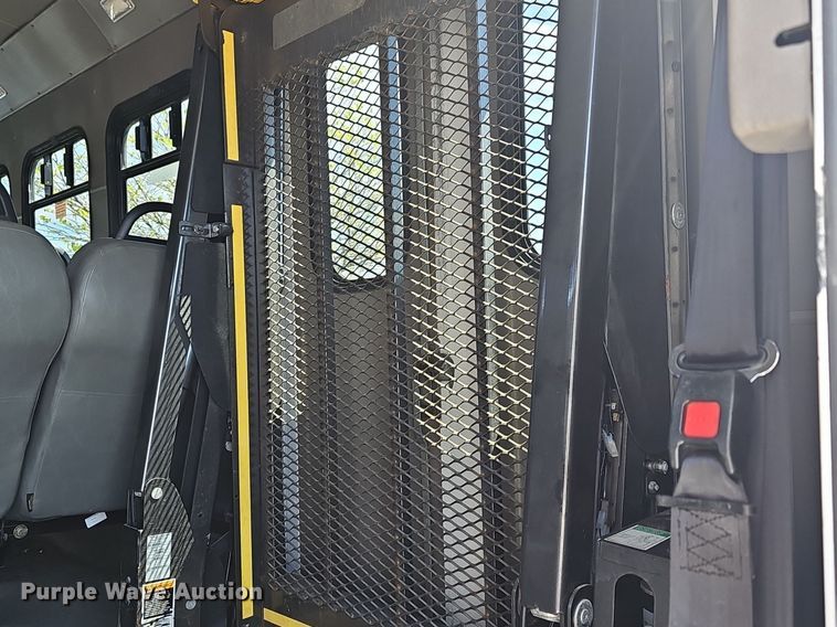 image for item DM1652 2014 Ford  E450 super duty  shuttle bus