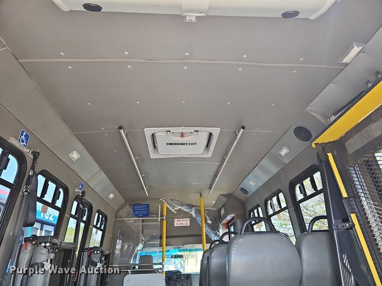 image for item DM1652 2014 Ford  E450 super duty  shuttle bus