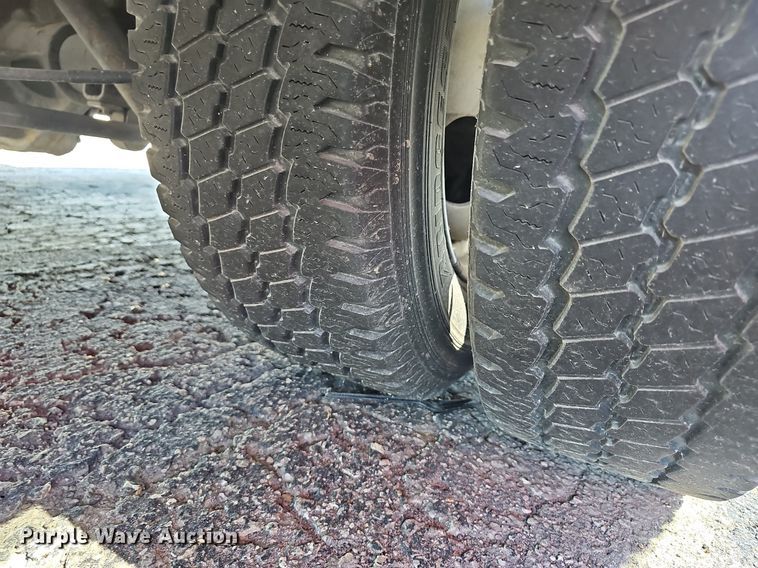 image for item DM1652 2014 Ford  E450 super duty  shuttle bus