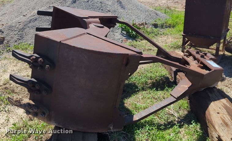 image for item DN3827 32