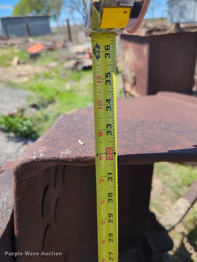 image for item DN3827 32