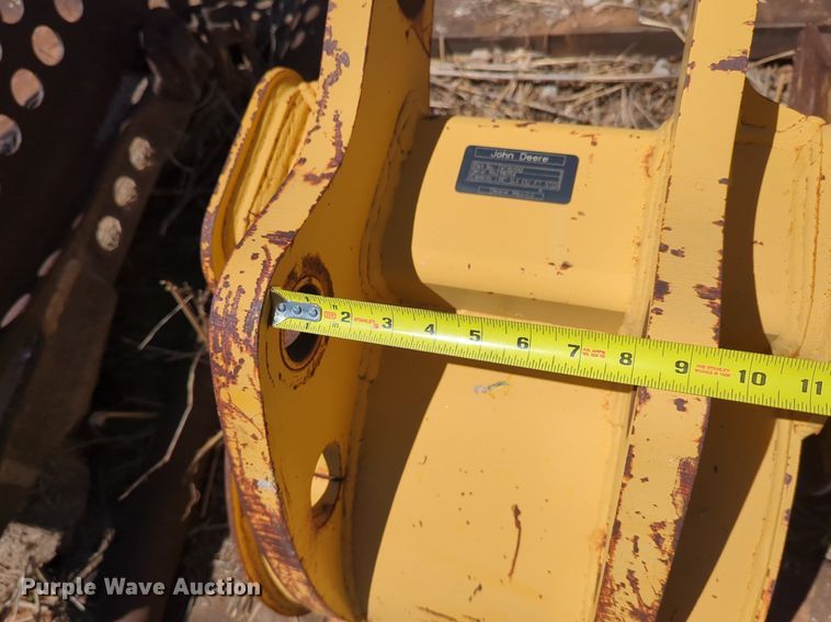 image for item DN3829 (2) John Deere backhoe buckets