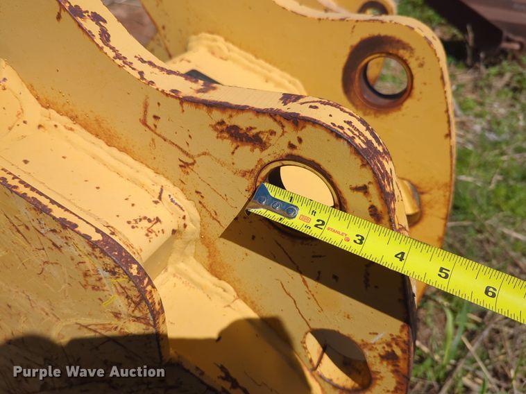 image for item DN3829 (2) John Deere backhoe buckets