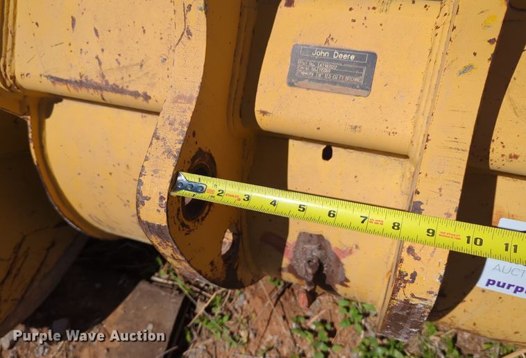 image for item DN3829 (2) John Deere backhoe buckets