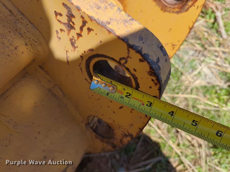 image for item DN3829 (2) John Deere backhoe buckets