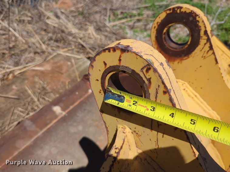 image for item DN3829 (2) John Deere backhoe buckets