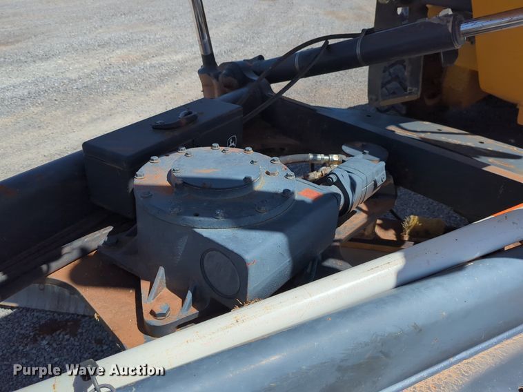 image for item DN3831 2011 John Deere 772G motor grader