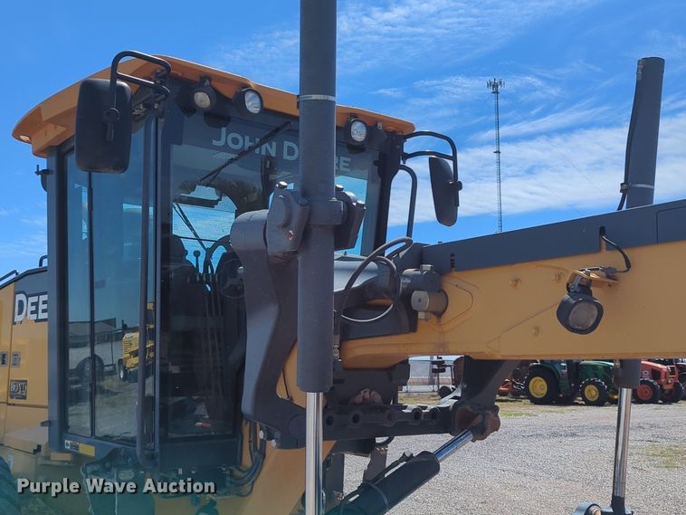 image for item DN3831 2011 John Deere 772G motor grader