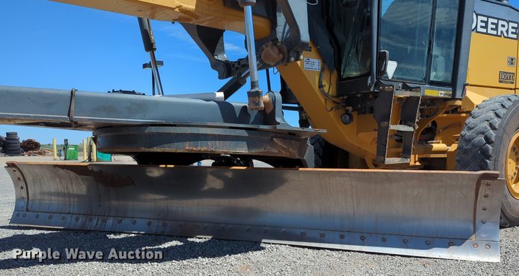 image for item DN3831 2011 John Deere 772G motor grader
