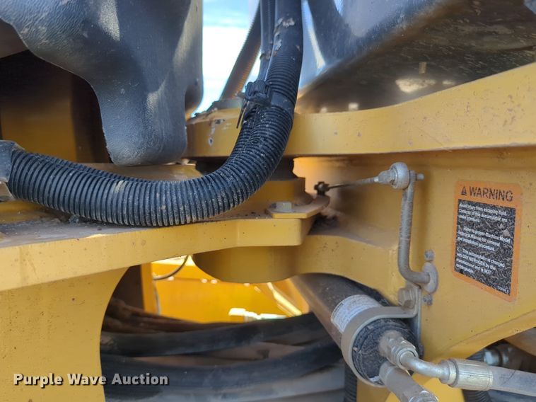 image for item DN3831 2011 John Deere 772G motor grader