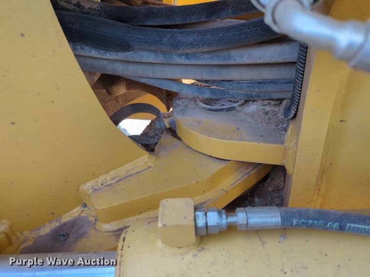 image for item DN3831 2011 John Deere 772G motor grader