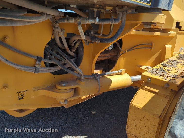 image for item DN3831 2011 John Deere 772G motor grader