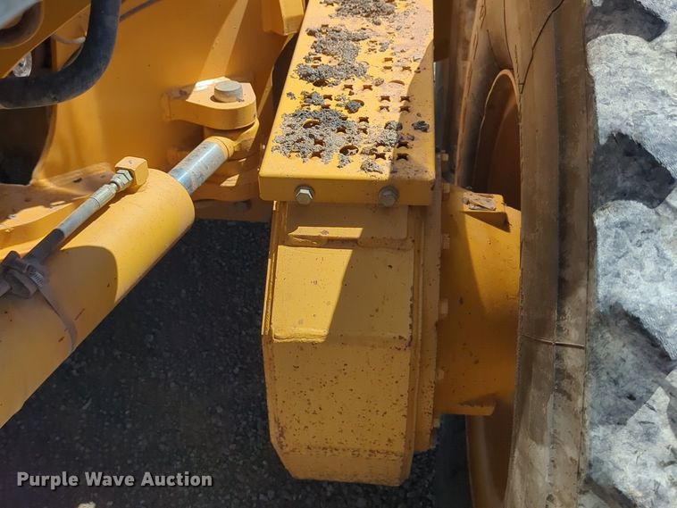 image for item DN3831 2011 John Deere 772G motor grader