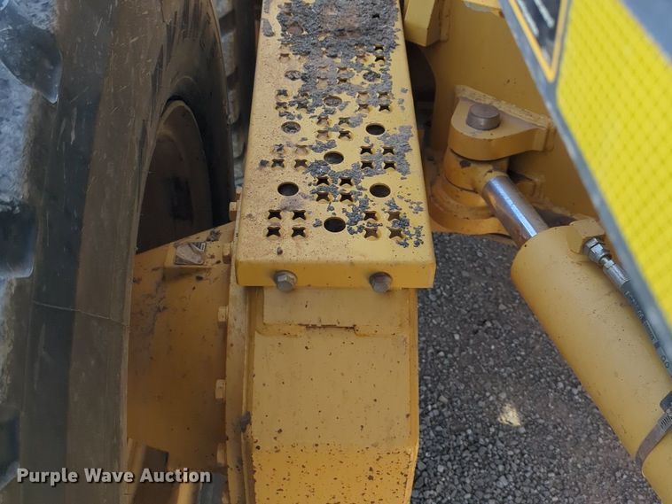 image for item DN3831 2011 John Deere 772G motor grader