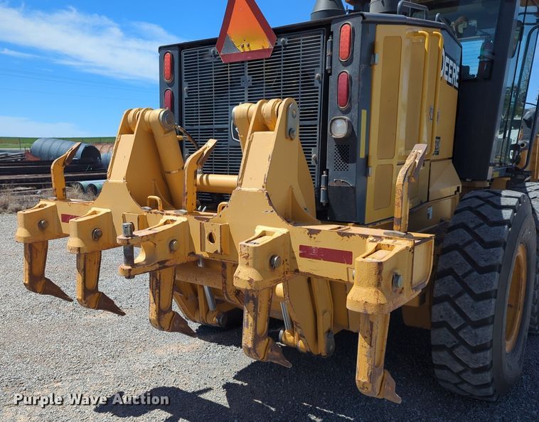 image for item DN3831 2011 John Deere 772G motor grader