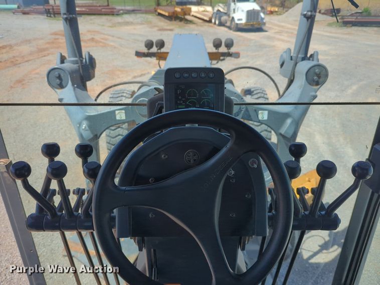 image for item DN3831 2011 John Deere 772G motor grader