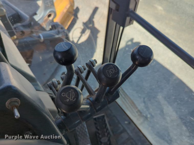 image for item DN3831 2011 John Deere 772G motor grader