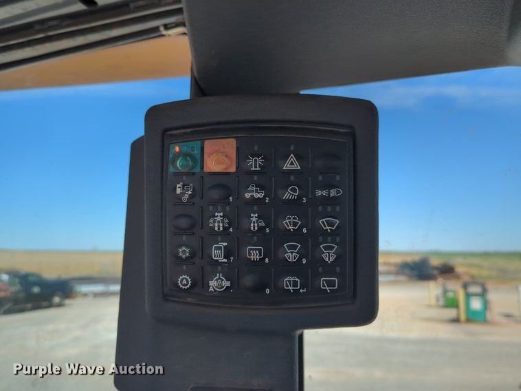 image for item DN3831 2011 John Deere 772G motor grader