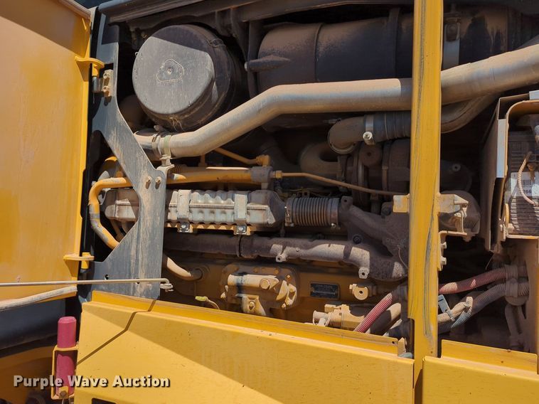 image for item DN3831 2011 John Deere 772G motor grader