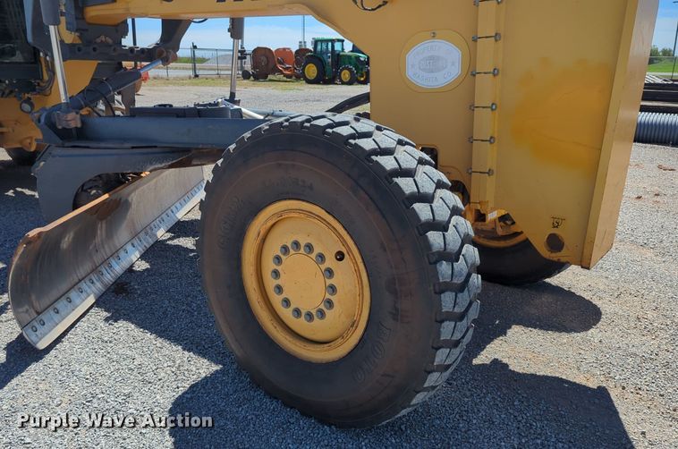 image for item DN3831 2011 John Deere 772G motor grader