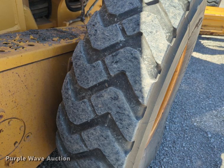 image for item DN3831 2011 John Deere 772G motor grader