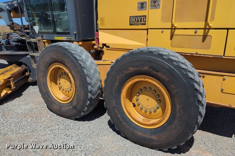 image for item DN3831 2011 John Deere 772G motor grader