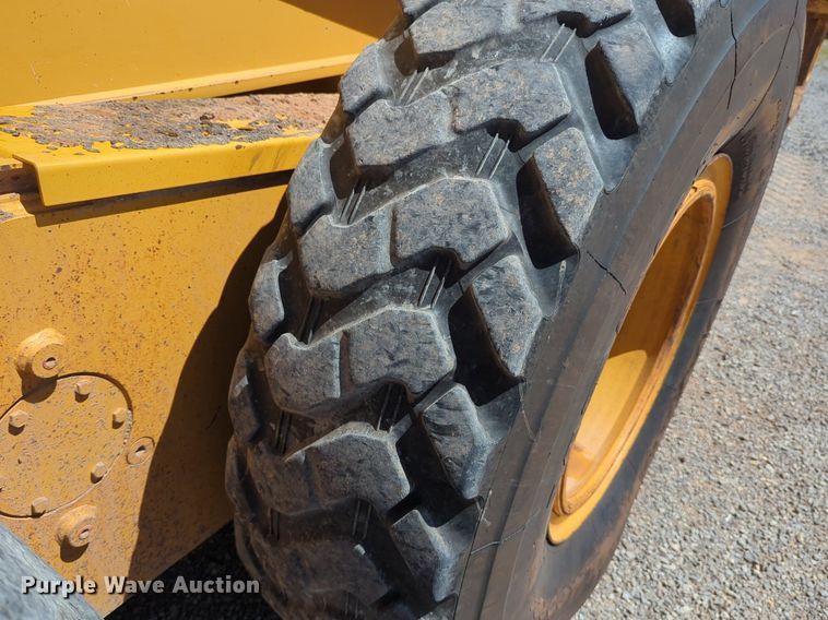 image for item DN3831 2011 John Deere 772G motor grader