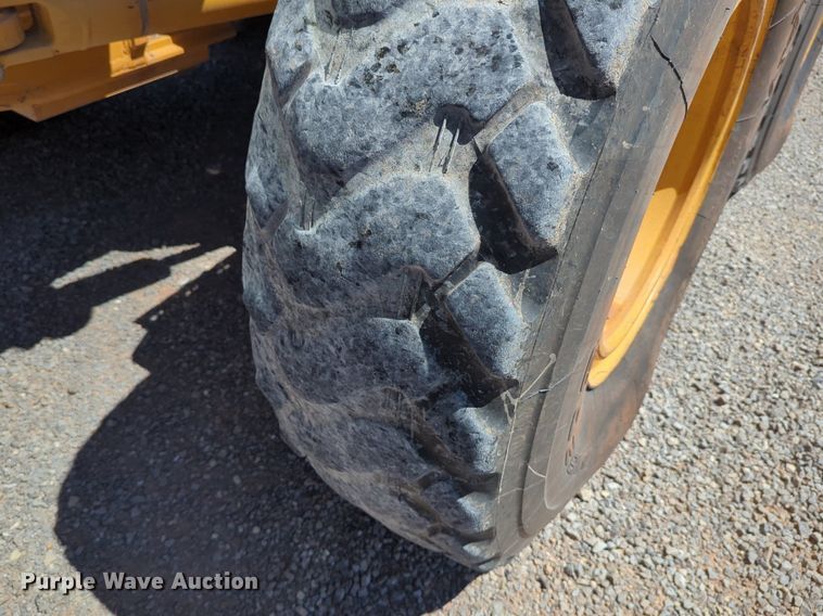 image for item DN3831 2011 John Deere 772G motor grader