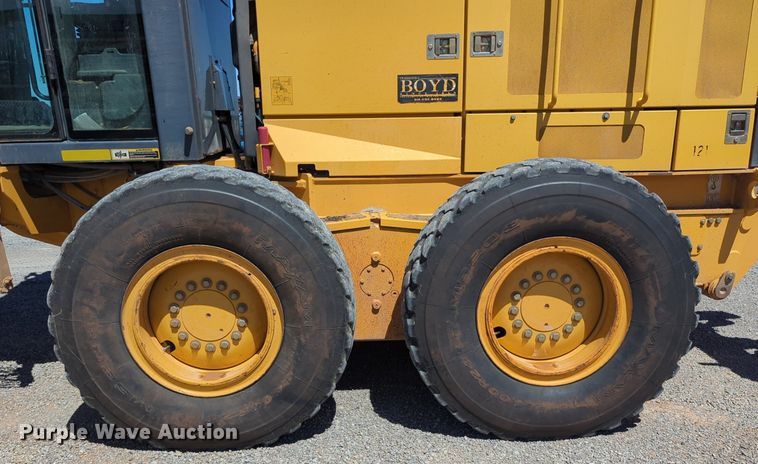 image for item DN3831 2011 John Deere 772G motor grader