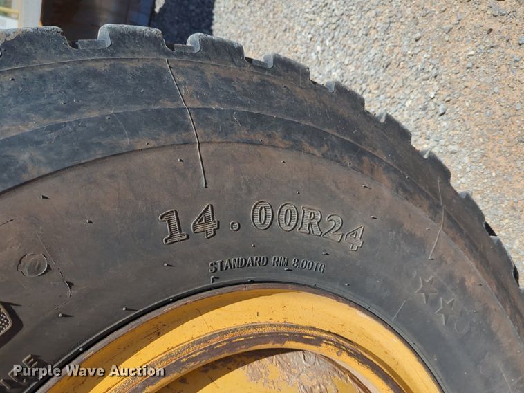 image for item DN3831 2011 John Deere 772G motor grader