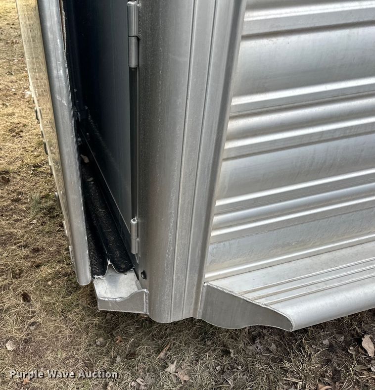 image for item DO3283 2016 Cimarron  Horse trailer livestock trailer