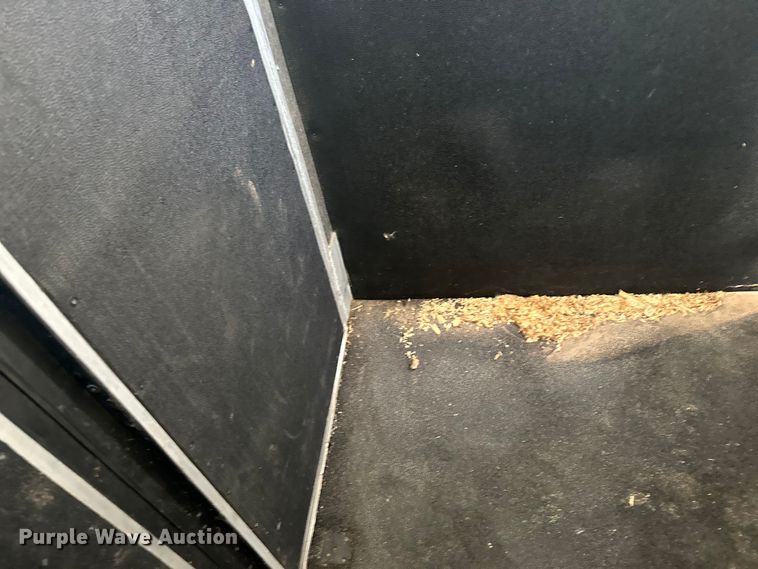 image for item DO3283 2016 Cimarron  Horse trailer livestock trailer