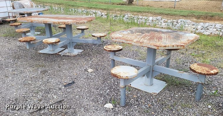 image for item DO4910 Picnic tables 