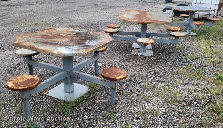 image for item DO4910 Picnic tables 