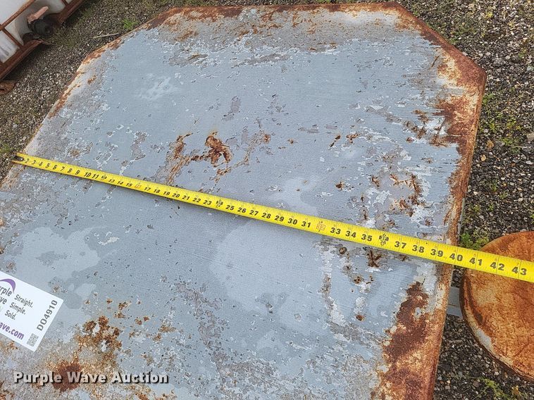 image for item DO4910 Picnic tables 