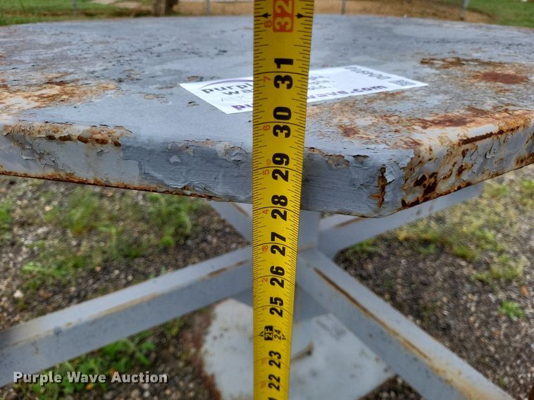 image for item DO4910 Picnic tables 