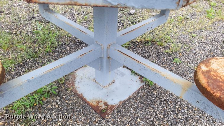 image for item DO4910 Picnic tables 